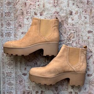 Zodiac size 9 leather boots (NWOT)